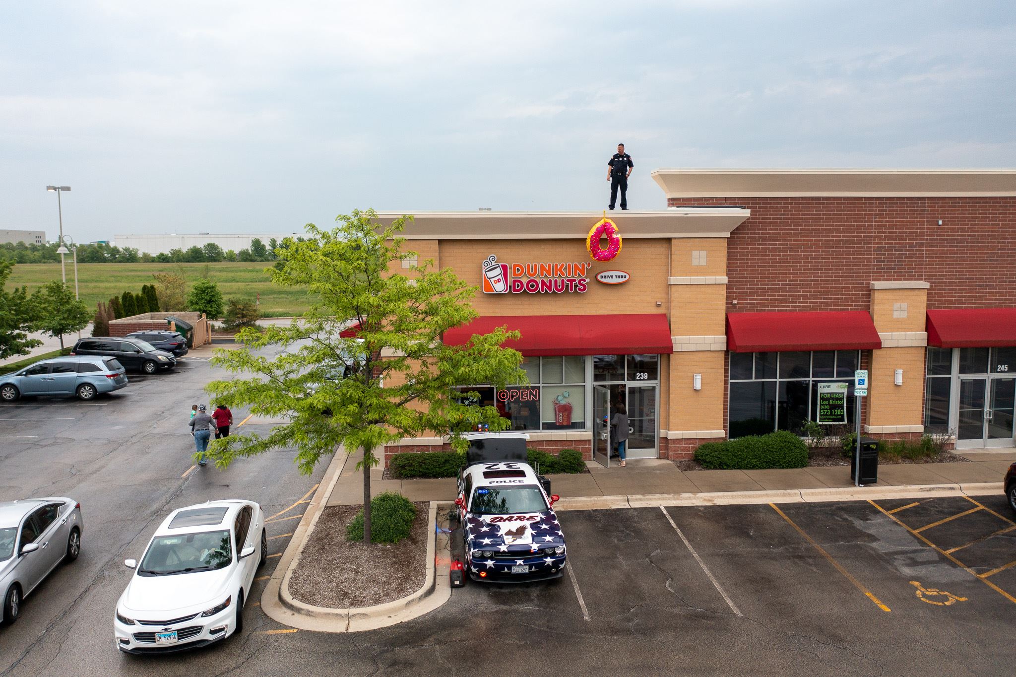 2023-05-19 Cop on a Rooftop (5)