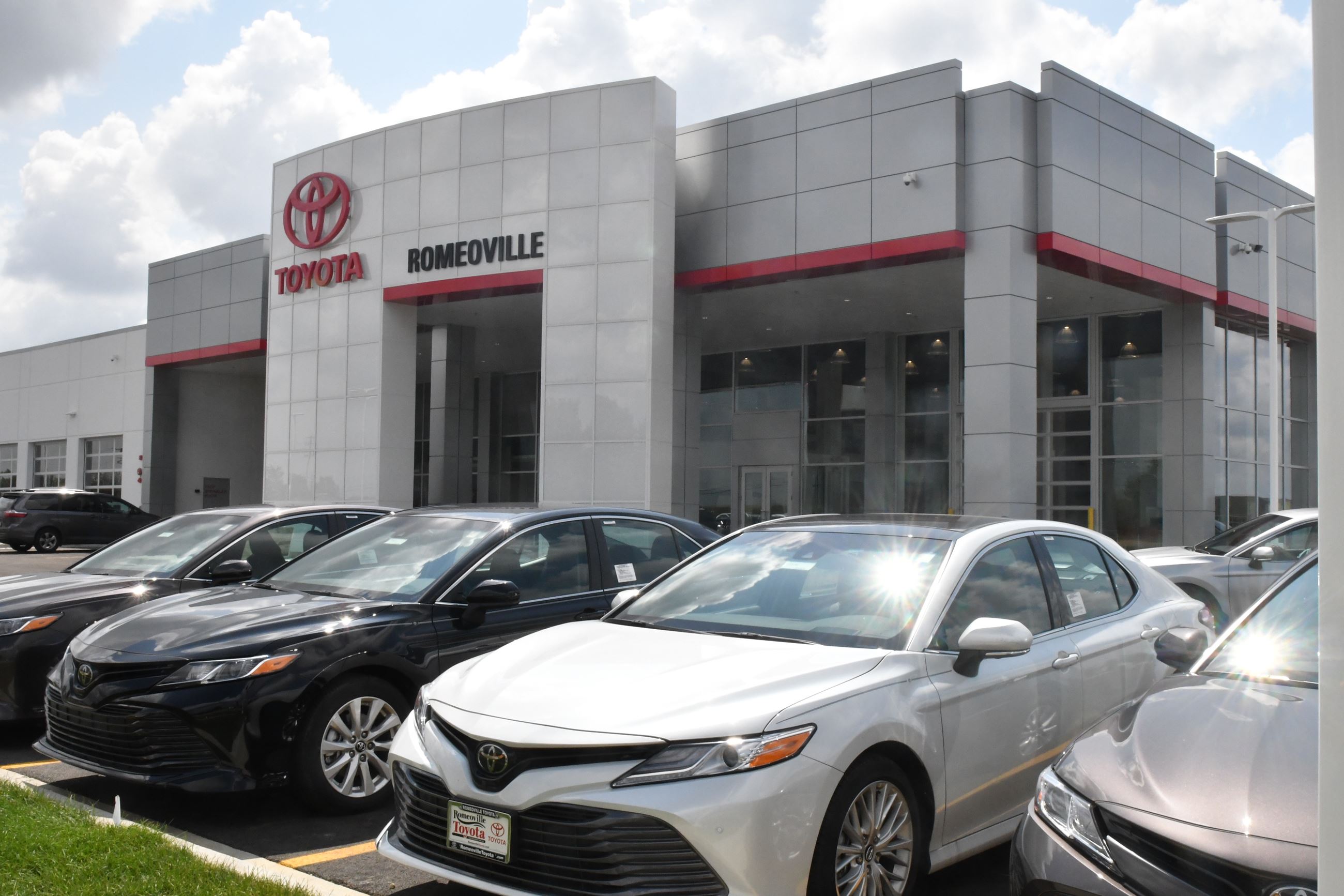 Toyota of Romeoville